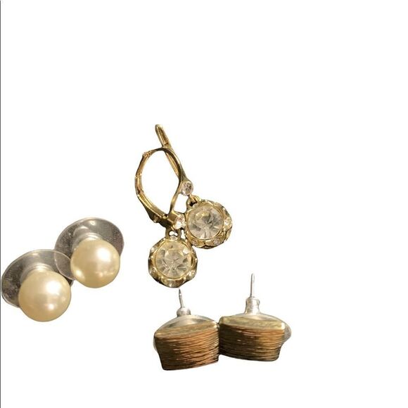 Pearl, crystal, and textured pierced earrings, goldtone.Lot of 3 pairs - Picture 3 of 3